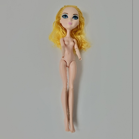 Ever After High Enchanted Picnic Blondie Lockes doll for parts - Picture 2 of 6